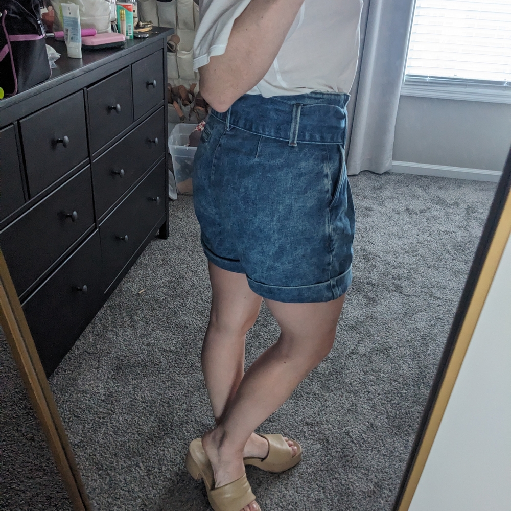 Sezane Alvino Shorts (36) - Picture 6 of 10